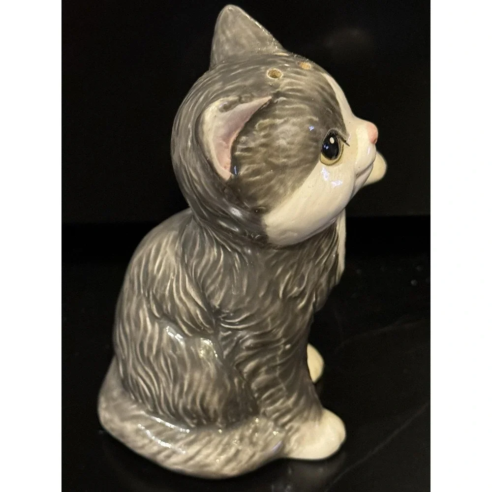 Vintage 1998 H & HD, 2adorable Cats Salt & Pepper Shaker Set , Made In Mexico